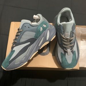 Yeezy 700 Teal Blue (Dupes)